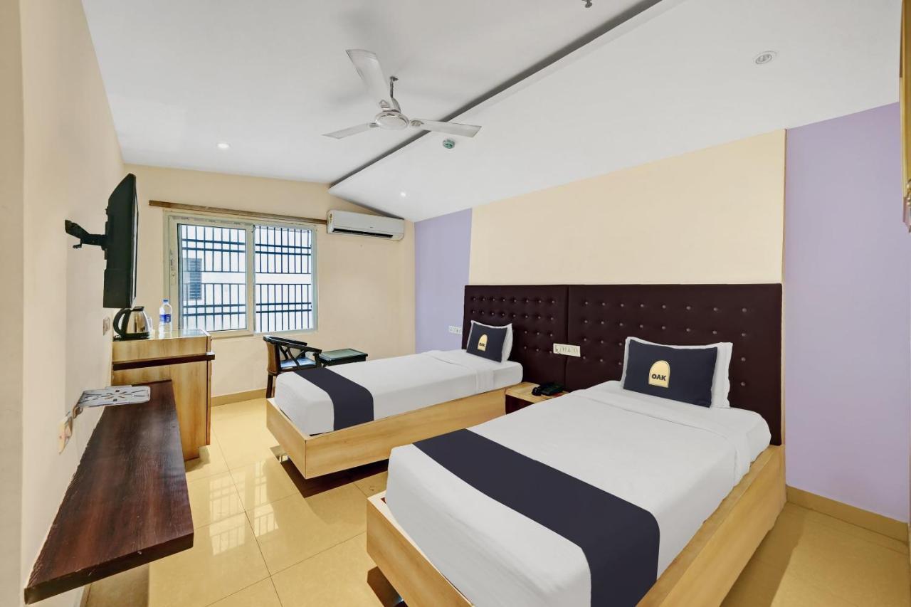 Townhouse Oak Pentagon Residency Hotel Bhubaneswar Exterior photo
